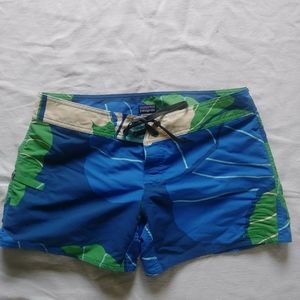 Size 8 patagonia wavefarer boardshorts